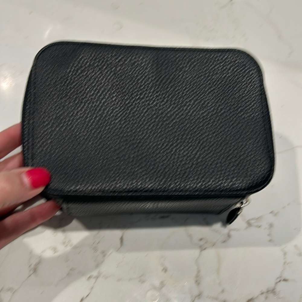 NWOT Trish McEvoy Makeup Planner.  Medium Black leather w/ magnetic page